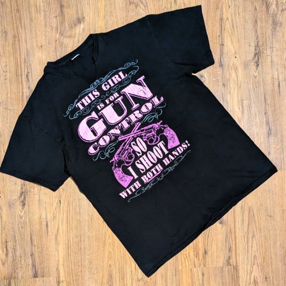 Girls & Guns Graphic T-shirt sz Lg Black w/Purple Graphic